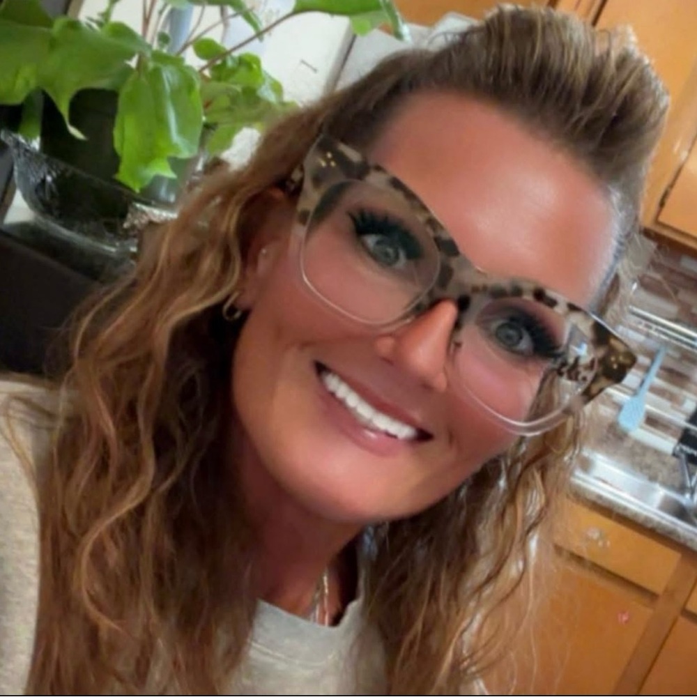 Meet your Posher, Linda